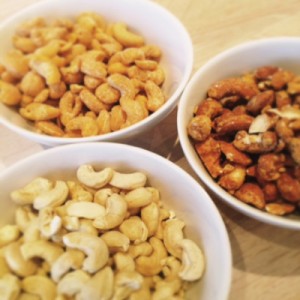 Pähkinärivistöstä löytyy myös eri tavoin maustettuja cashew-pähkinävaihtoehtoja 
